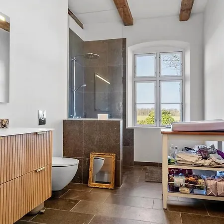 Renovated With Views Over Lillebaelt * Sønder Stenderup