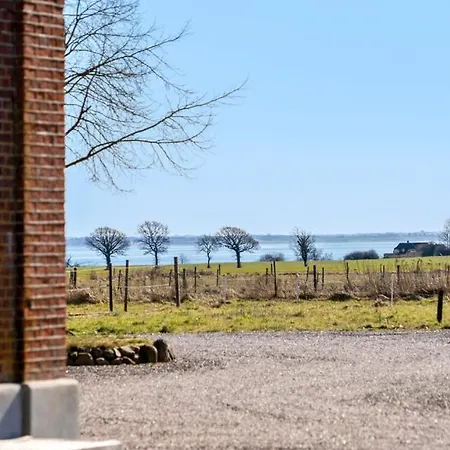 Renovated With Views Over Lillebaelt Semesterbostad *